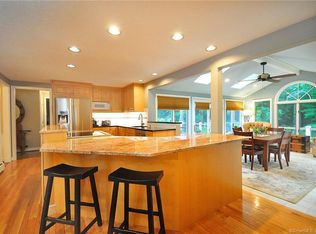 27 Clifdon Dr, Simsbury, CT 06070