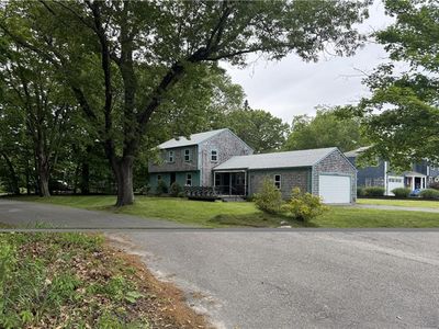 1 Grove St, Barrington, RI, 02806
