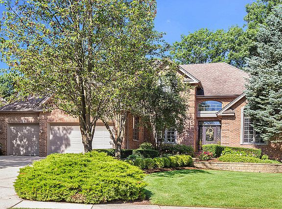 2nd image of 16120 Creekwood Dr