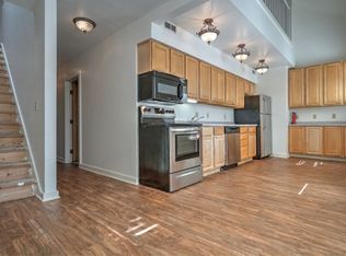 810 E Gorham St #2F437F026, Madison, WI 53703