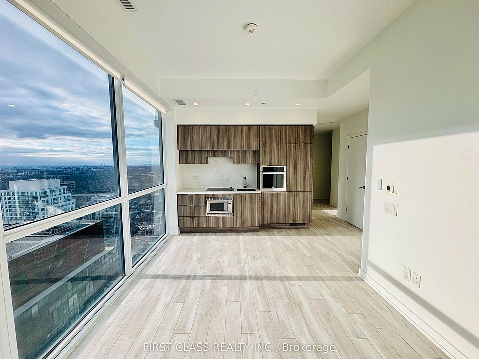 1st image of 39 Roehampton Ave #3905