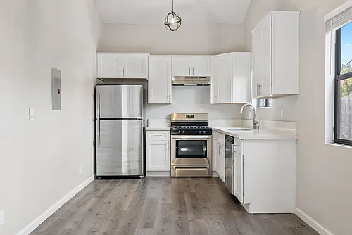 2043 Cypress Photo 1
