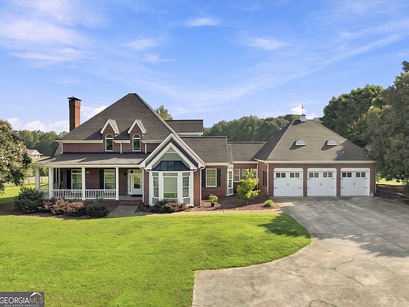 2nd image of 329 Willow Lakes Ln