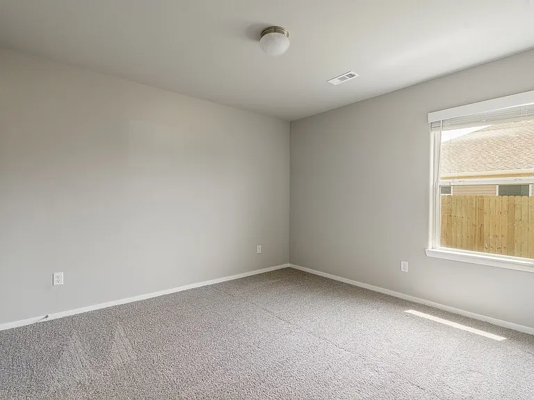 529 Woodcreek Loop — Photo 13
