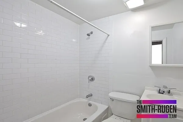 Rented by R New York | media 33