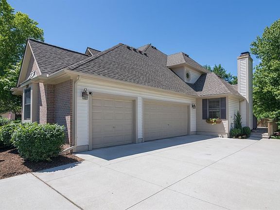 3rd image of 1382 Waterways Dr
