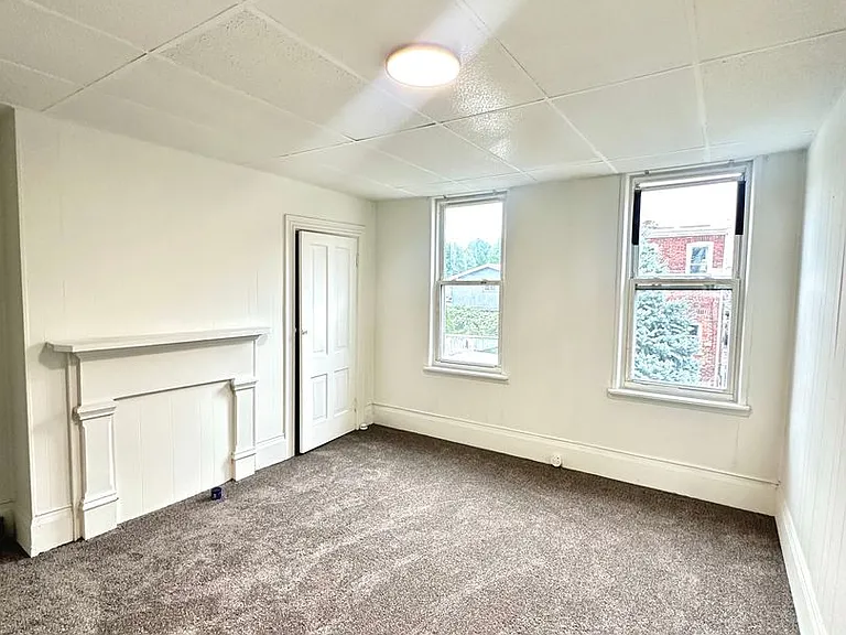 245 Ella St — Photo 5