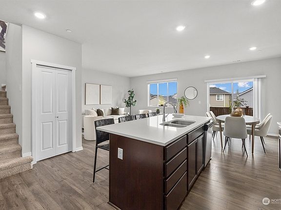 4th image of 10739 186th Street Ct E