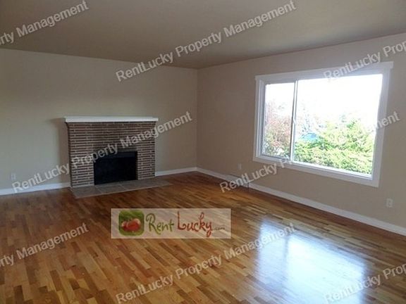 4th image of 2102 N Ferdinand St