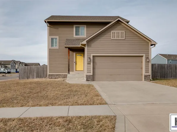 1026 Dagen Ln, Junction City, KS 66441