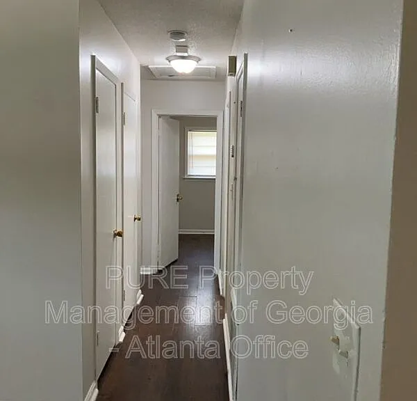 314 Sterling St — Photo 13