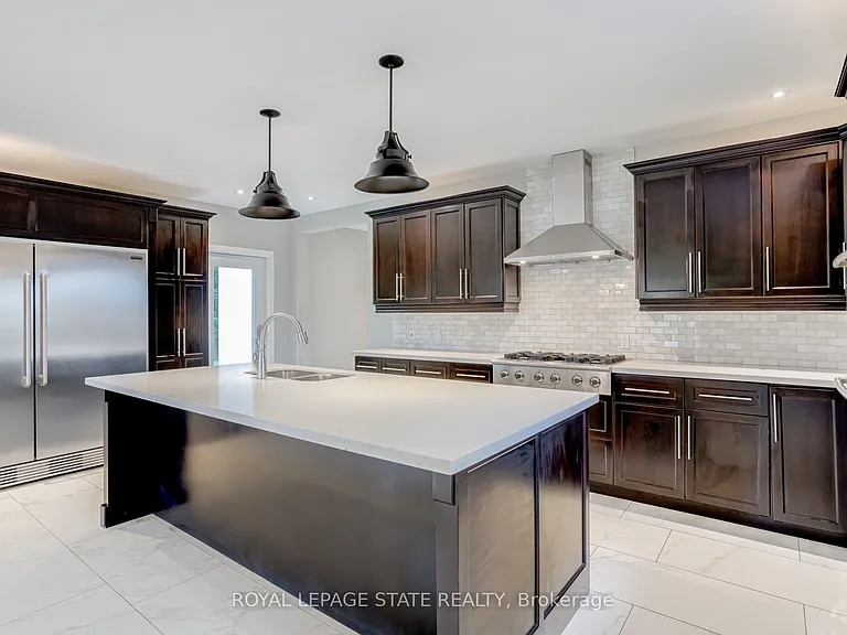 931 Southcote Rd — Photo 20