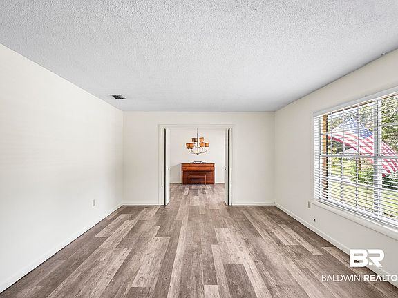 5th image of 310 Patlynn Dr