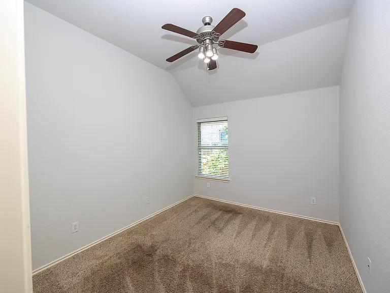 5556 Sky Ridge Dr — Photo 14