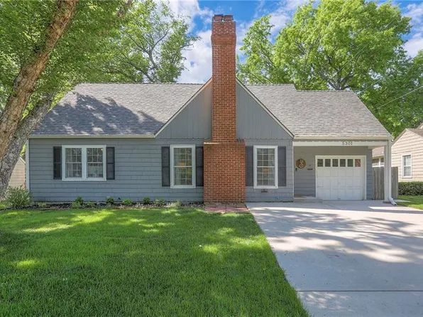 5301 W 70th St, Prairie Village, KS 66208