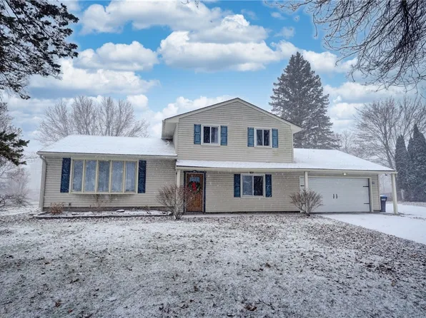63 Shrubbery Ln, Rochester, NY 14624