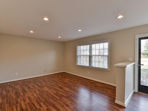 3rd image of 2416 Woodmont Dr