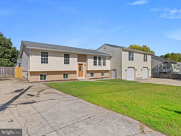 3rd image of 806 205th St