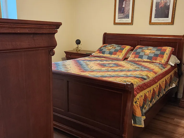 Master Bedroom Queen Bed