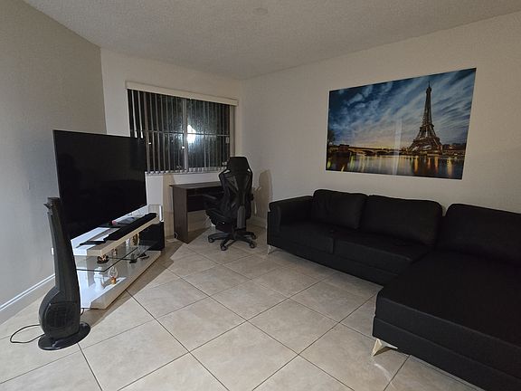 5th image of 9891 Westview Dr