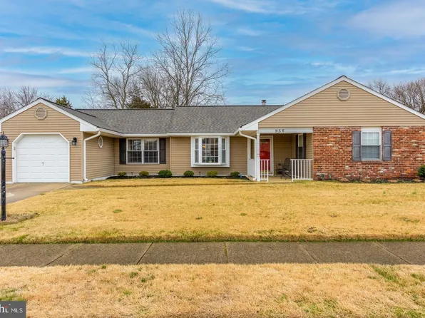 956 N Beecham Rd, Williamstown, NJ 08094