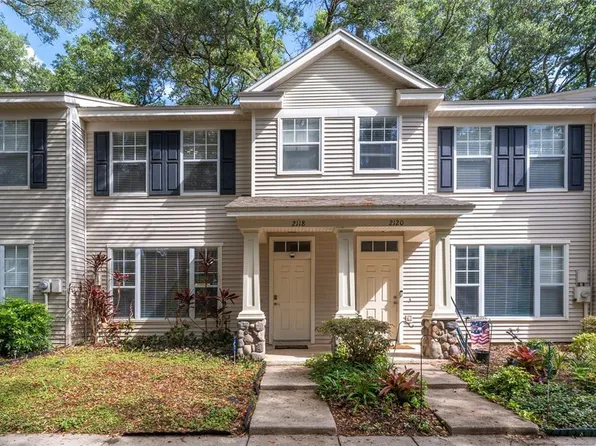 2118 Golden Oak Ln, Valrico, FL 33594