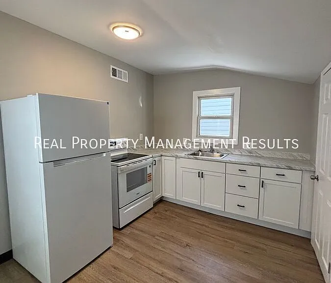2517 W Illinois St — Photo 4