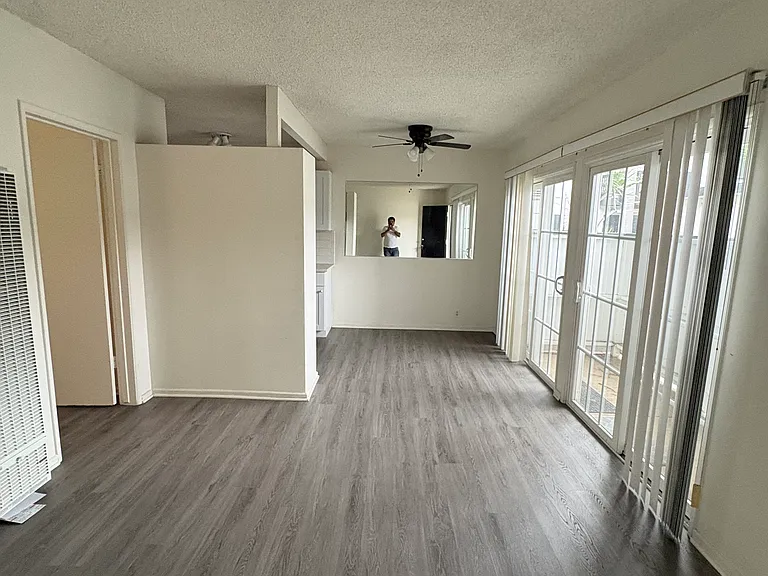 405 Corona Del Mar #4 — Photo 10