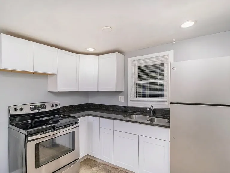 20954 Rensselaer St — Photo 12
