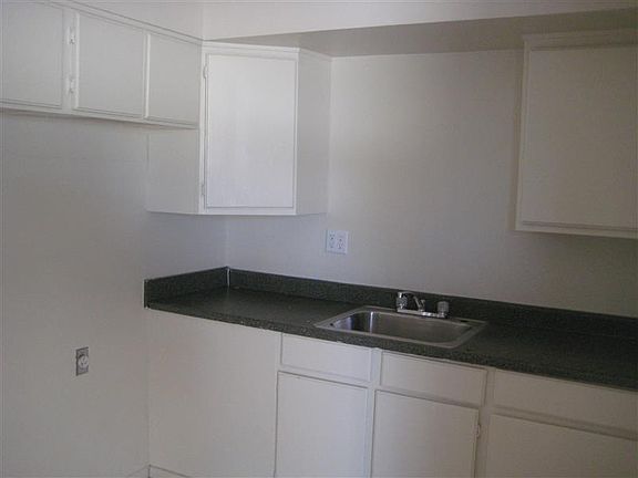 2nd image of 2304 Santa Ynez Dr APT 8