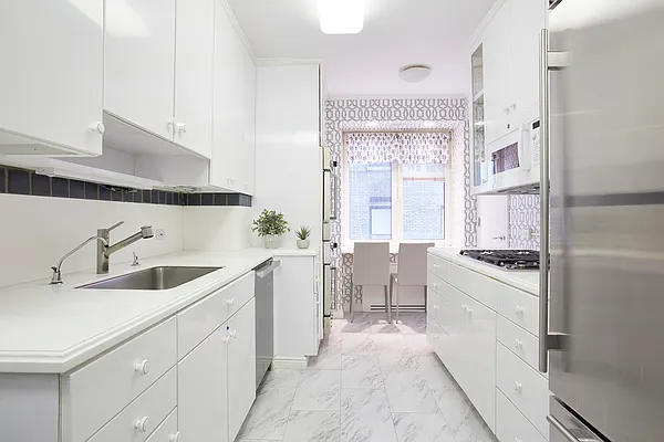 Sold by Compass | media 17