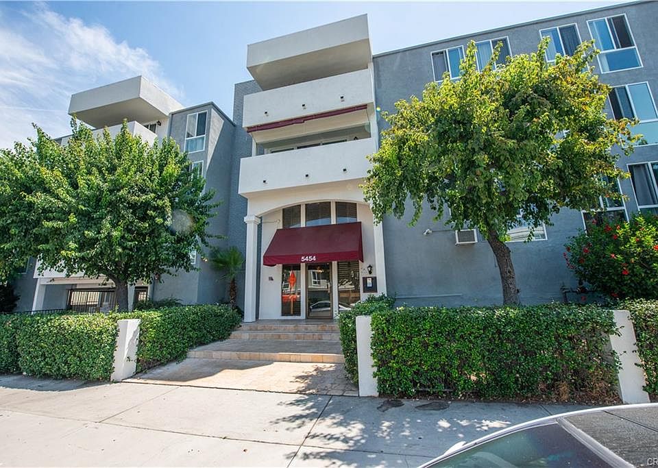 1st image of 5454 Zelzah Ave APT 204