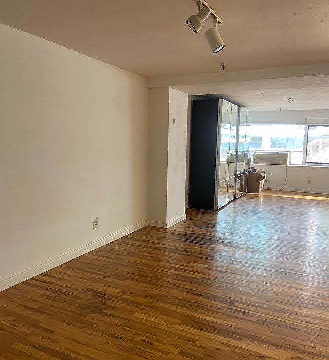 1st image of 635 C St APT 205