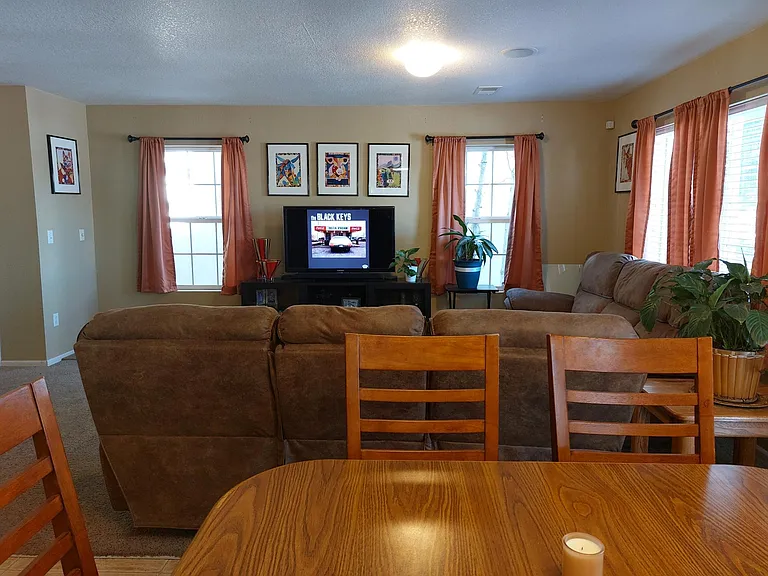 2521 Coach House Loop — Photo 6
