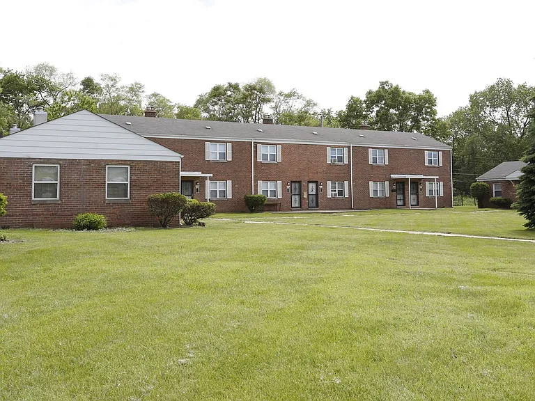 2301 Waverly Dr — Photo 23