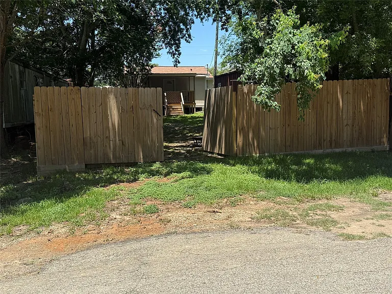 11874 Vanwood St — Photo 35