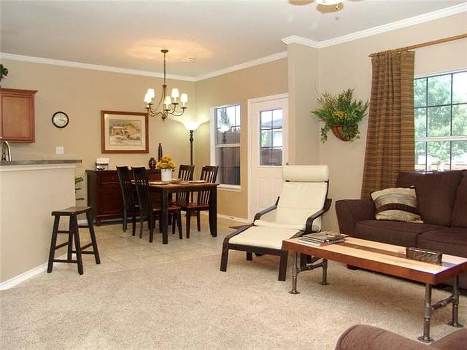 3 bed, 1549 sqft, $2,300 — Photo 4