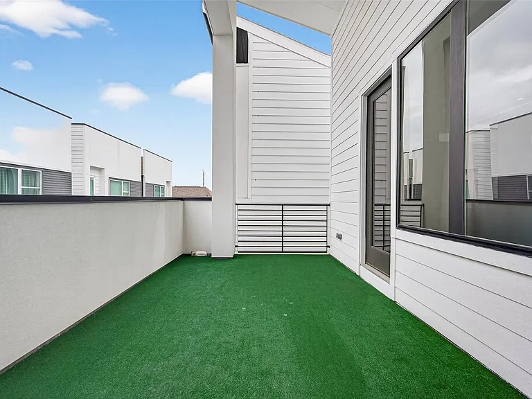 5841 Dolores St — Photo 39