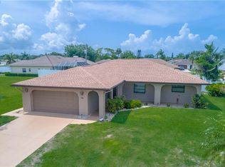 16 Jamestown Ave, Englewood, FL 34223