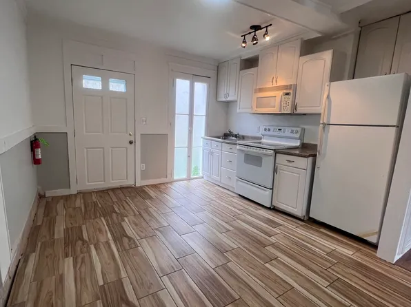 67 Old Albany Post Rd APT 6, Rhinebeck, NY 12572