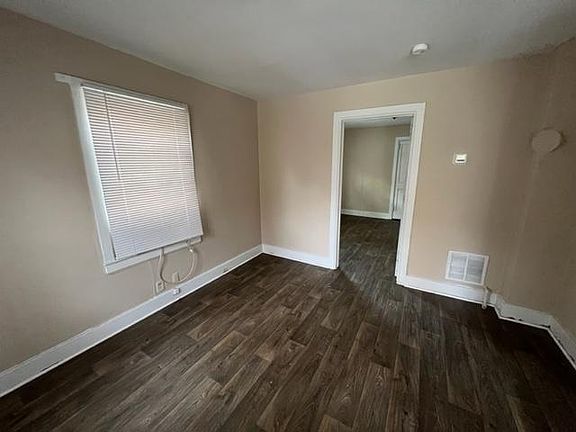 3rd image of 907 Julian St #A