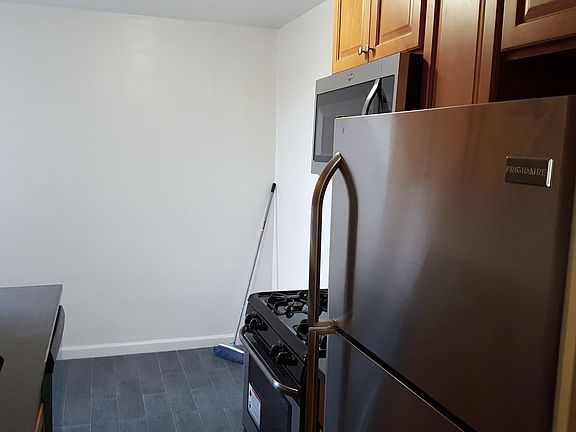 3rd image of 3335 76th St APT 5G