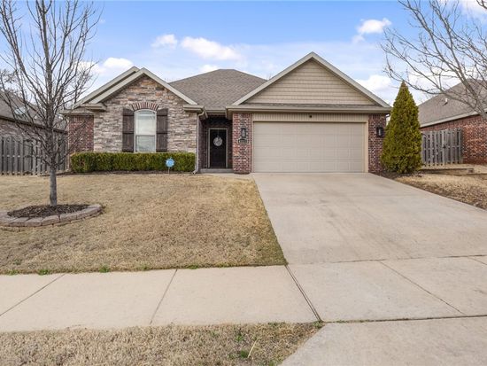 4313 W Murfield Dr, Rogers, AR 72758