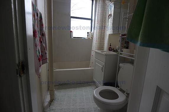 2nd image of 321 Summit Ave #Sg12