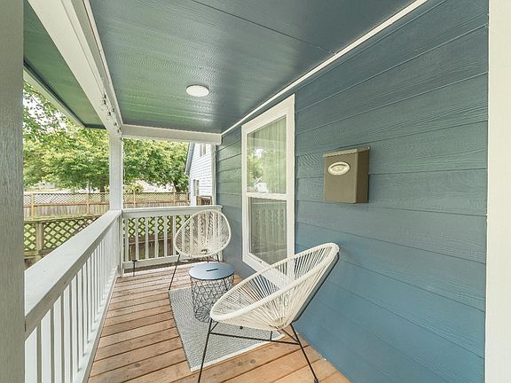 2nd image of 2210 Lincoln Ave
