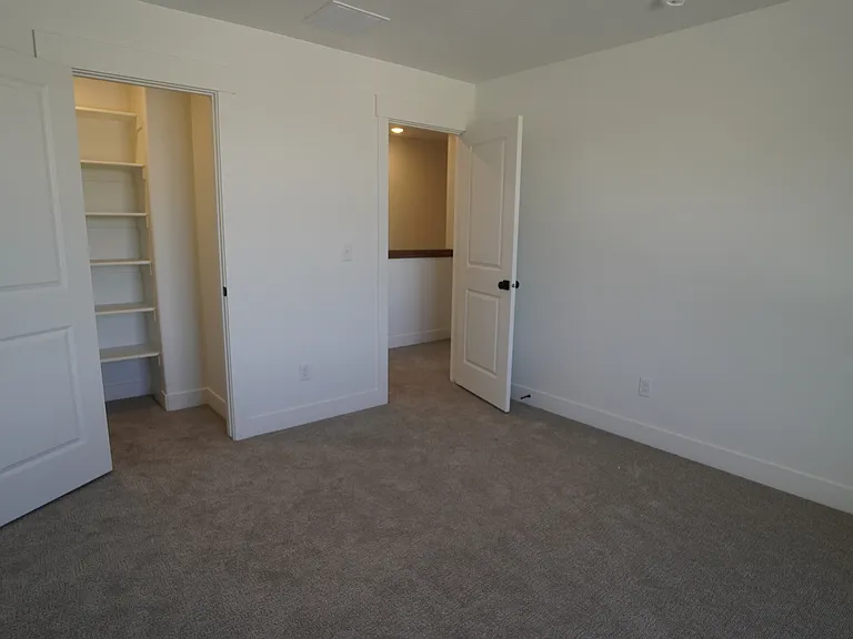 331 N Liberty Ave — Photo 12