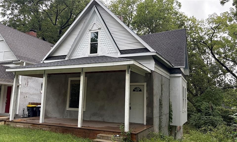 1st image of 4111 McGee St
