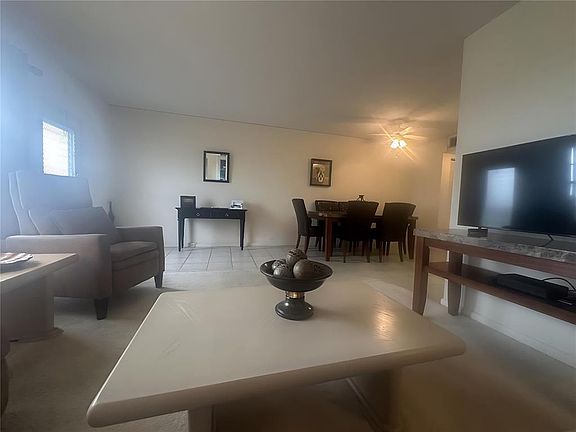 4th image of 4037 Harwood Dr #D