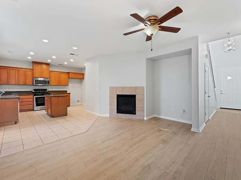 301 Candela Cir — Photo 10