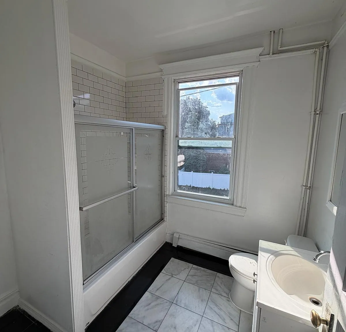 3 bed, $2,000 — Photo 3